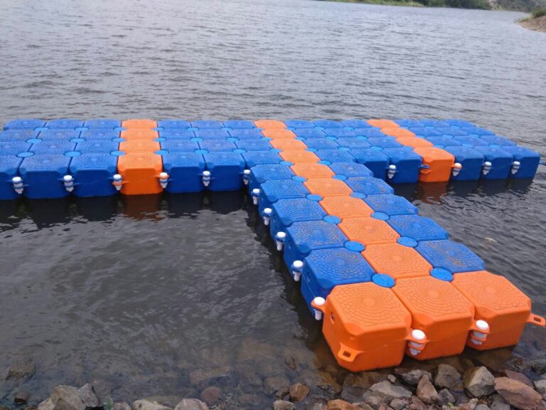 Floating jetty